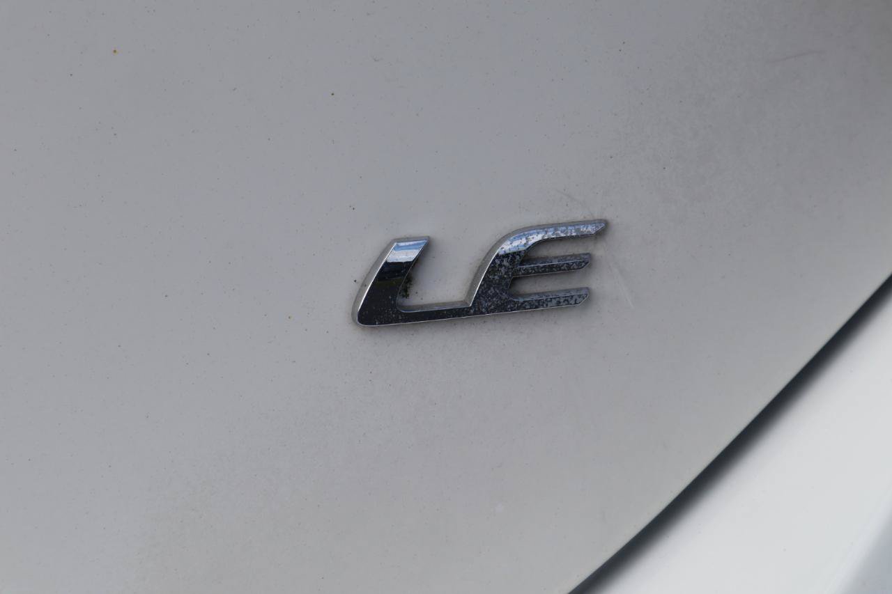 Used 2015 Toyota Corolla LE FWD image 24
