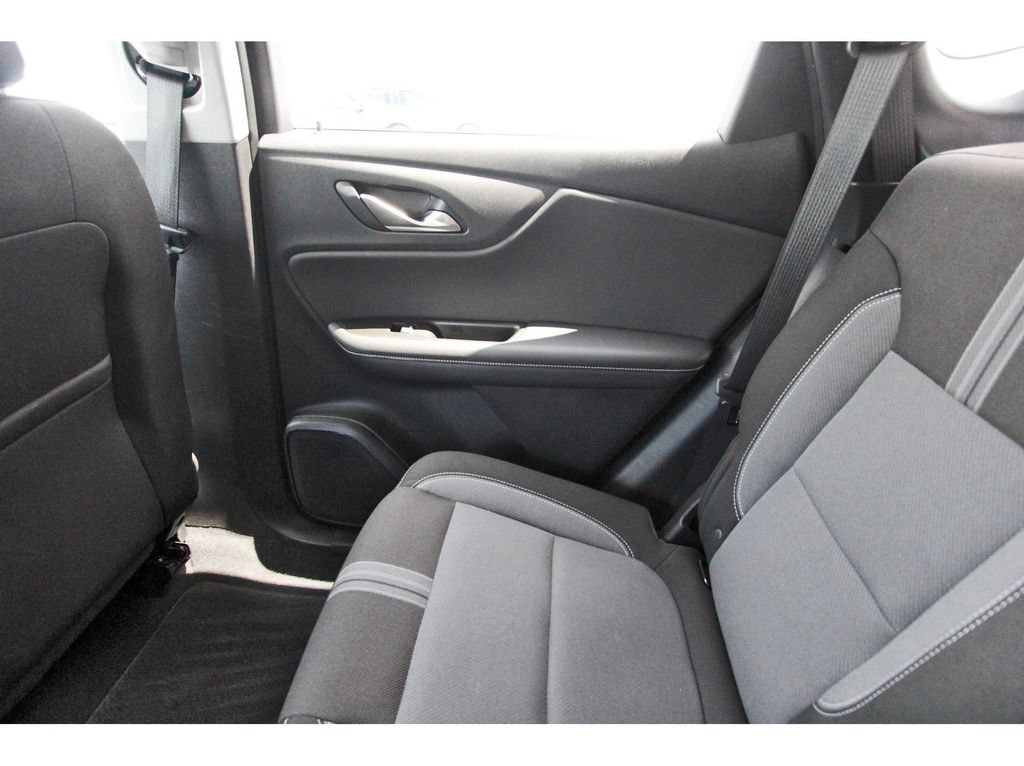 Used 2024 Chevrolet Blazer LT w/ Convenience Package FWD image 12