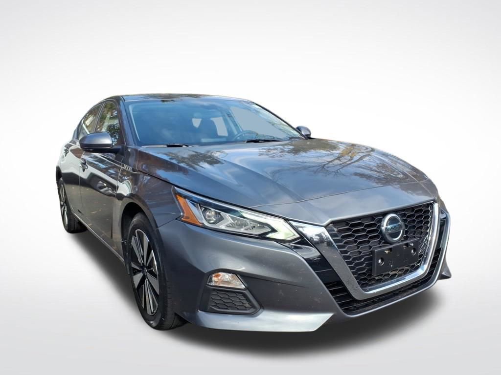 Used 2021 Nissan Altima 2.5 SV w/ SV Premium Package image 3