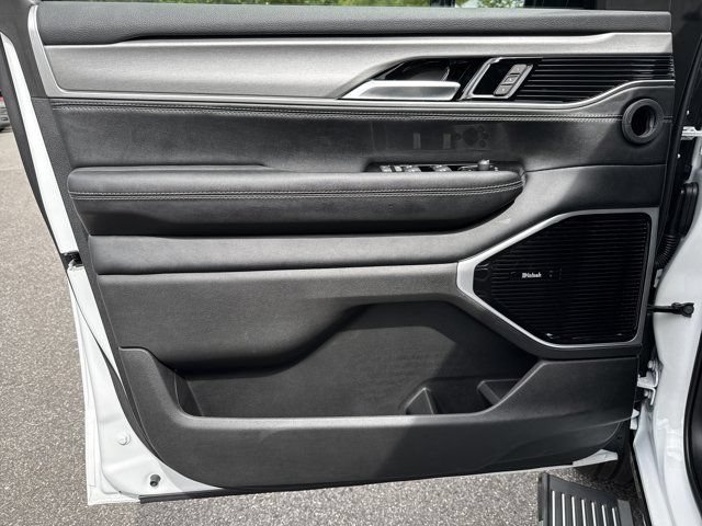 New 2026 Jeep Grand Wagoneer Limited AWD/4WD image 9