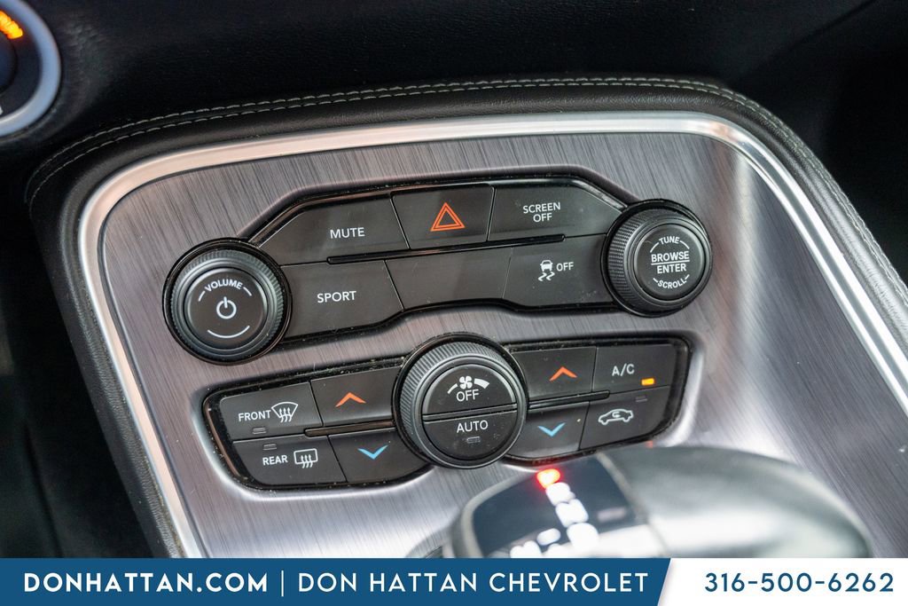 Used 2018 Dodge Challenger SXT w/ Blacktop Package RWD image 10