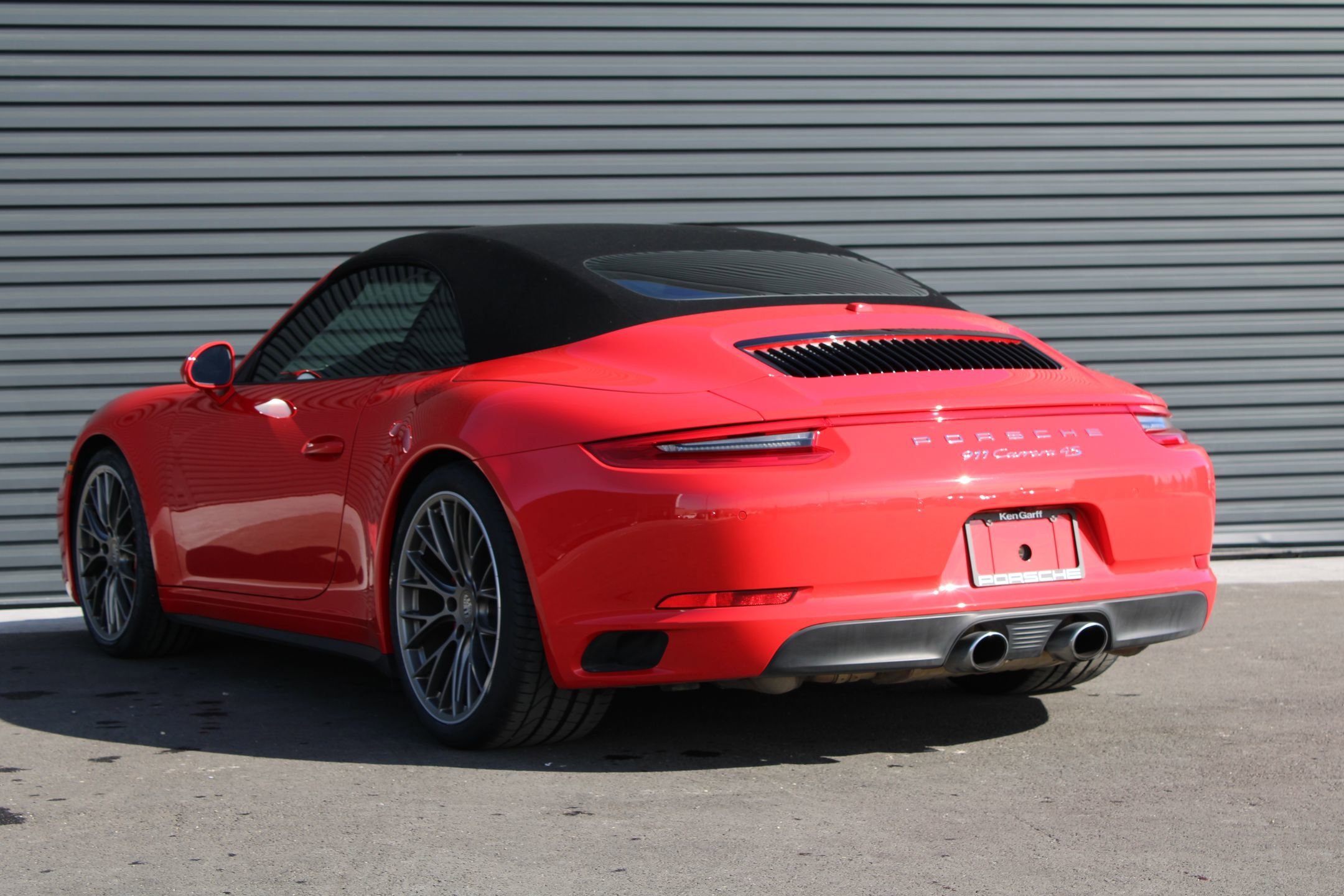 Certified 2017 Porsche 911 Carrera 4S image 3