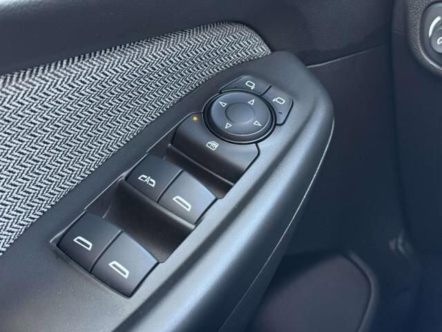 Used 2025 Chevrolet TrailBlazer LT AWD/4WD image 16