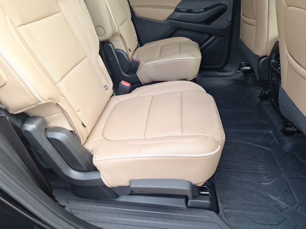 Used 2023 Chevrolet Traverse Premier image 27