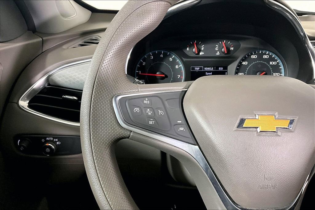 Used 2020 Chevrolet Malibu LT FWD image 17