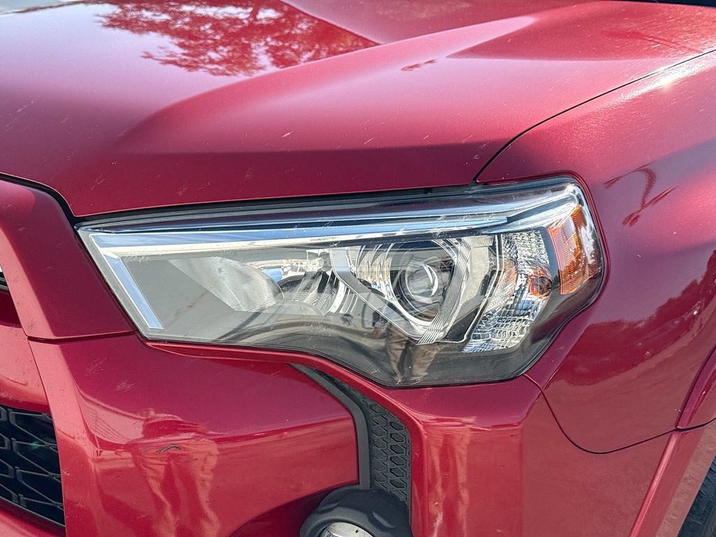 Used 2021 Toyota 4Runner SR5 AWD/4WD image 9