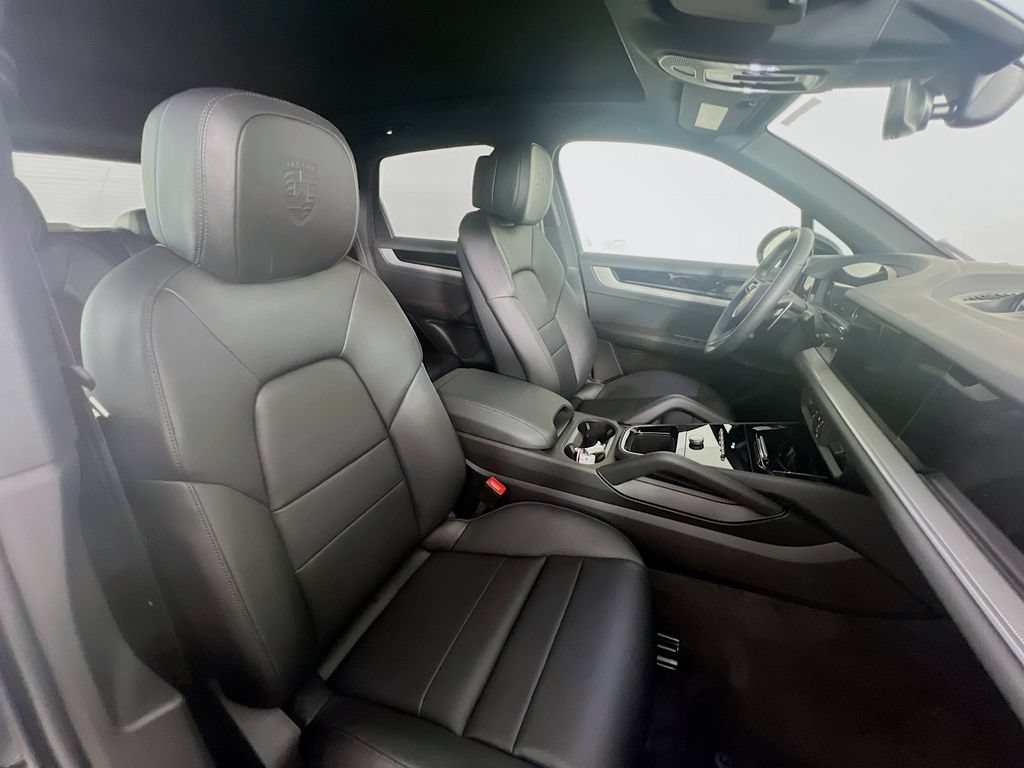 New 2026 Porsche Cayenne AWD/4WD image 30