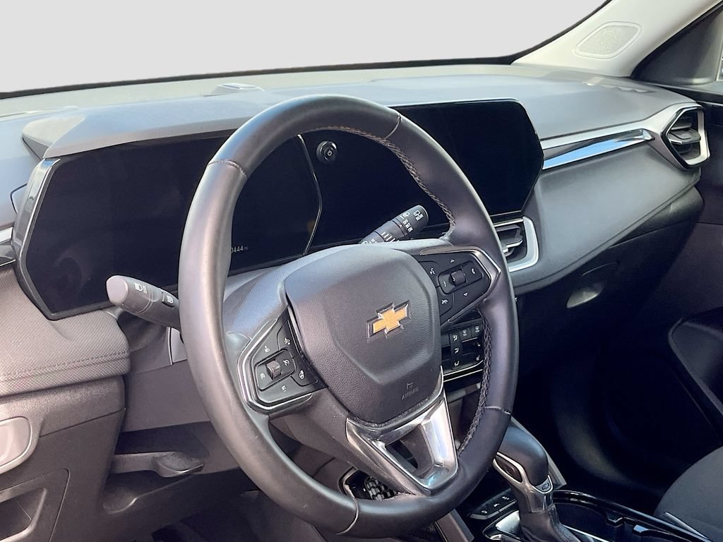 Used 2024 Chevrolet TrailBlazer LT w/ Convenience Package AWD/4WD image 9