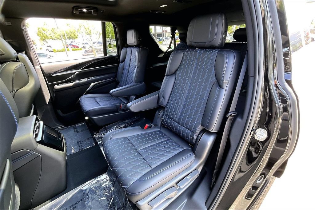 New 2026 Cadillac Escalade IQL Luxury w/ LPO, Floor Liner Package AWD/4WD image 29