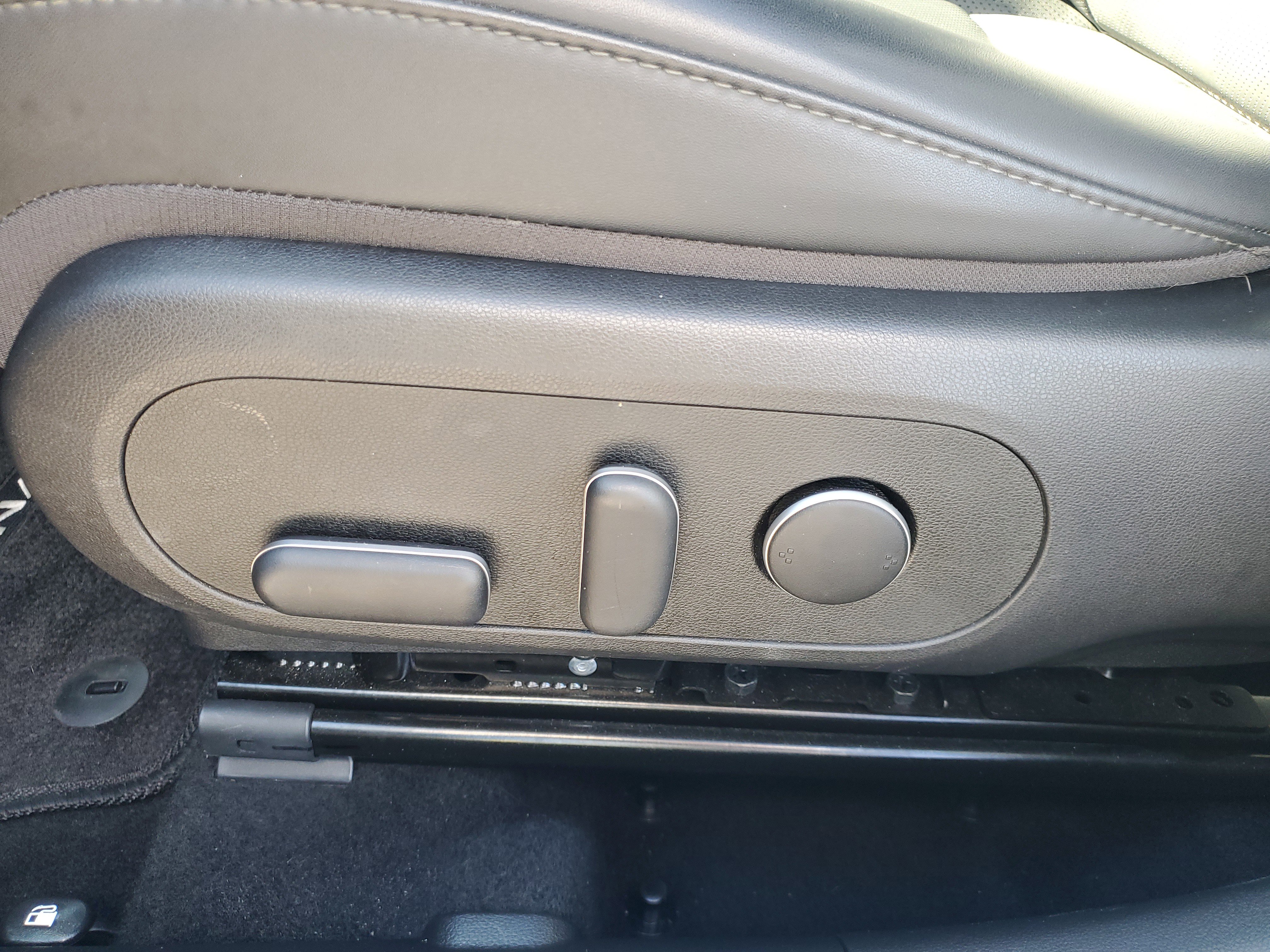 Used 2024 Hyundai Kona Limited image 14