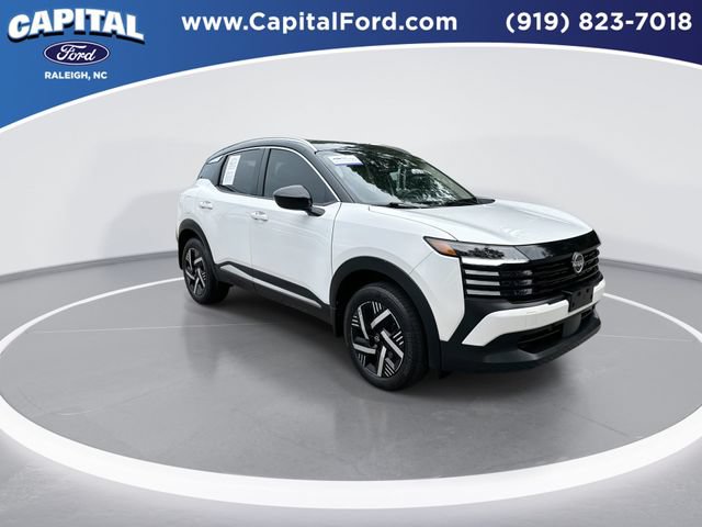 Used 2025 Nissan Kicks SV w/ SV Premium Package FWD image 2