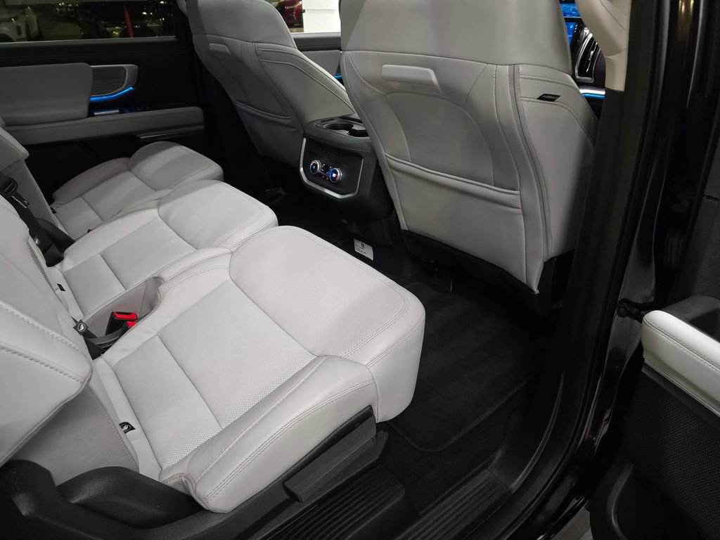 Used 2025 Ford Expedition Max Platinum AWD/4WD image 39