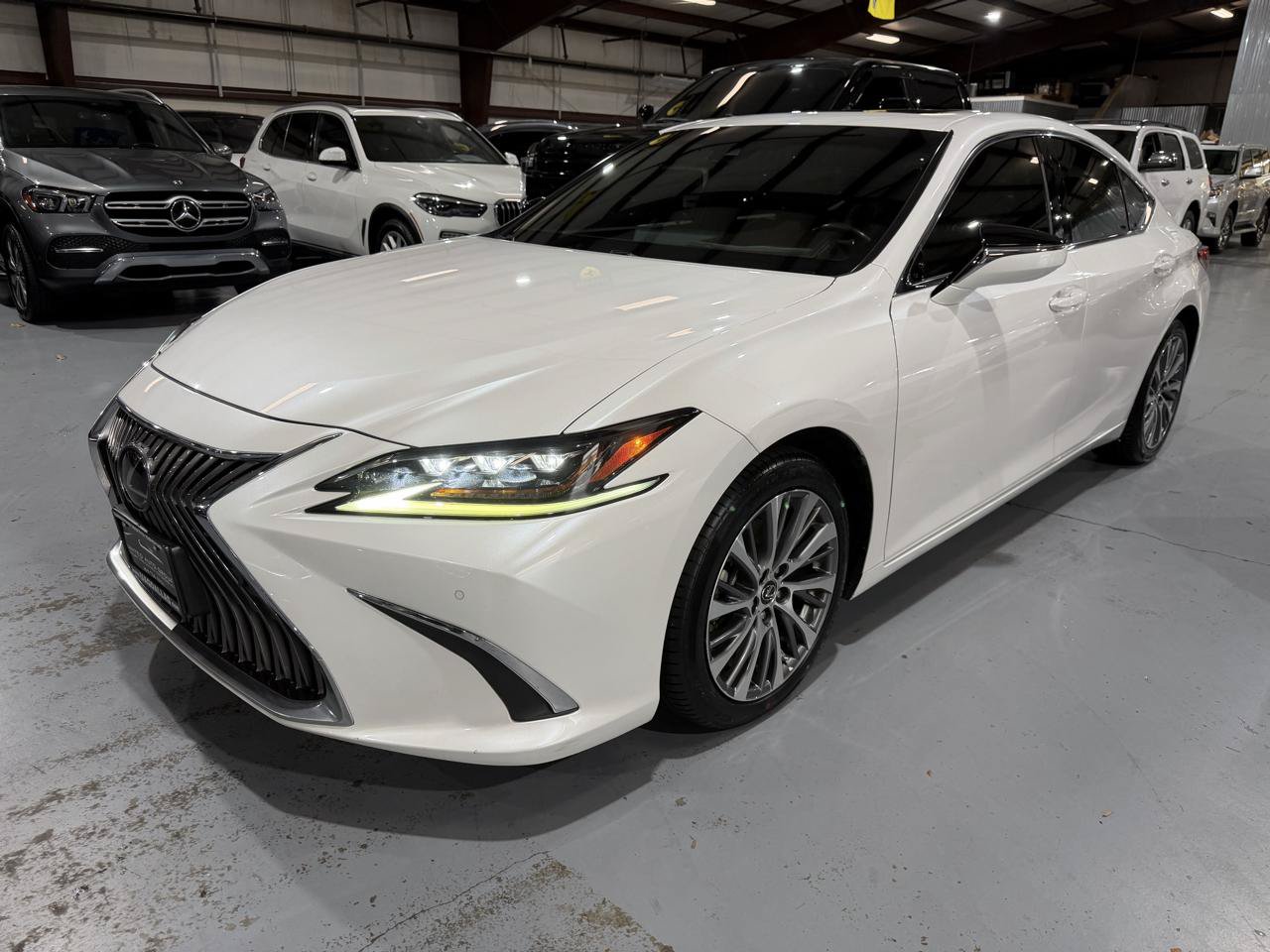 Used 2019 Lexus ES 350 FWD image 3