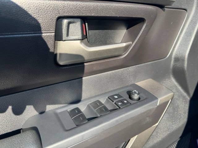 Used 2022 Toyota Tundra SR5 w/ SR5 Convenience Package AWD/4WD image 22