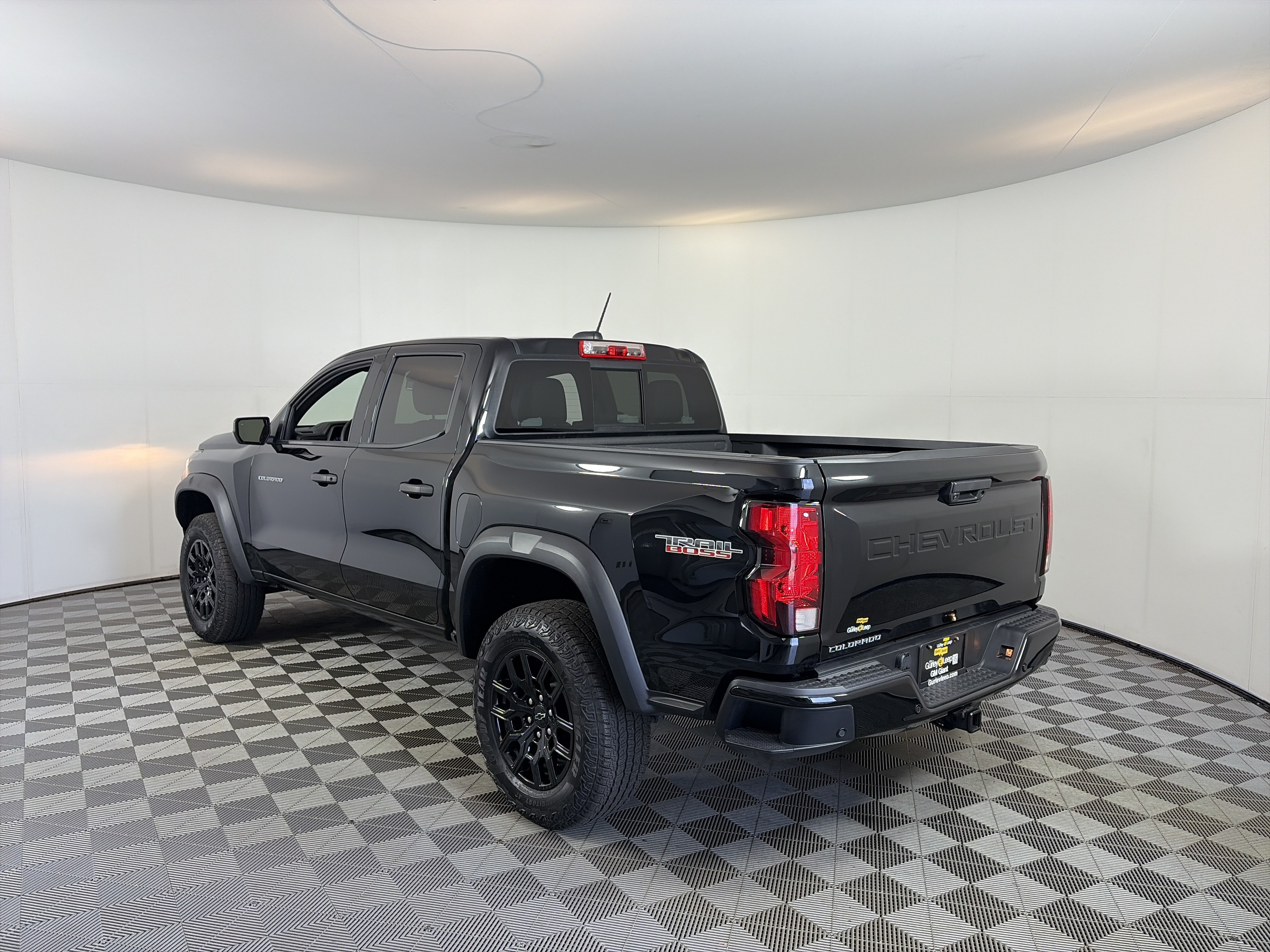 Certified 2025 Chevrolet Colorado Trail Boss AWD/4WD image 3