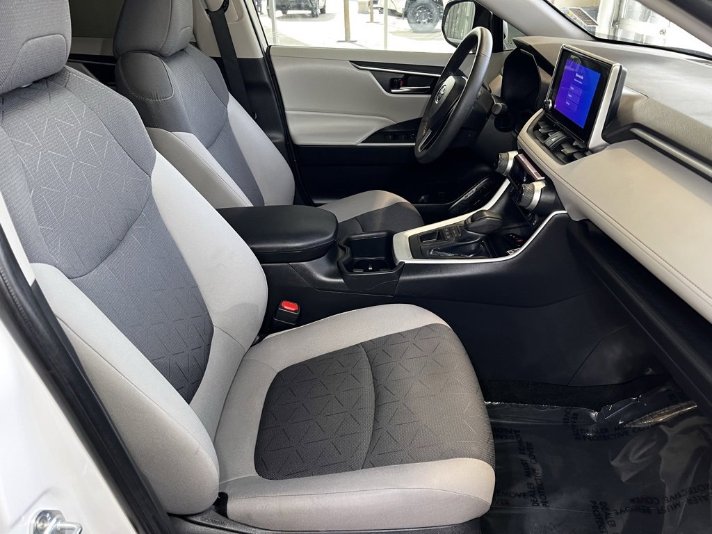 Used 2024 Toyota RAV4 XLE image 49