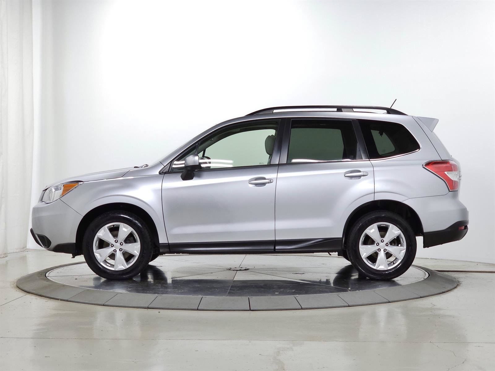Used 2015 Subaru Forester 2.5i Limited AWD/4WD image 4