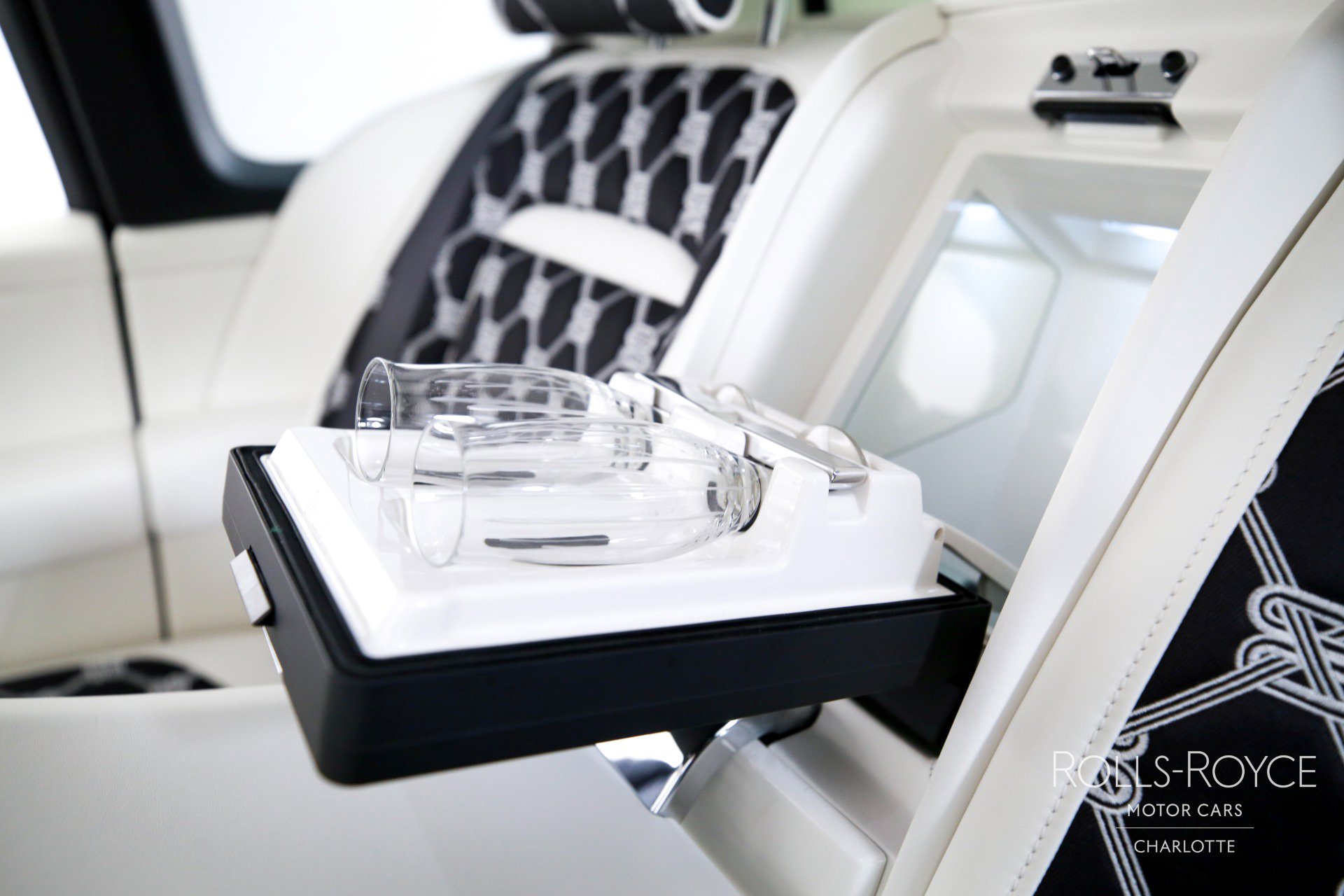 Used 2026 Rolls-Royce Cullinan image 24