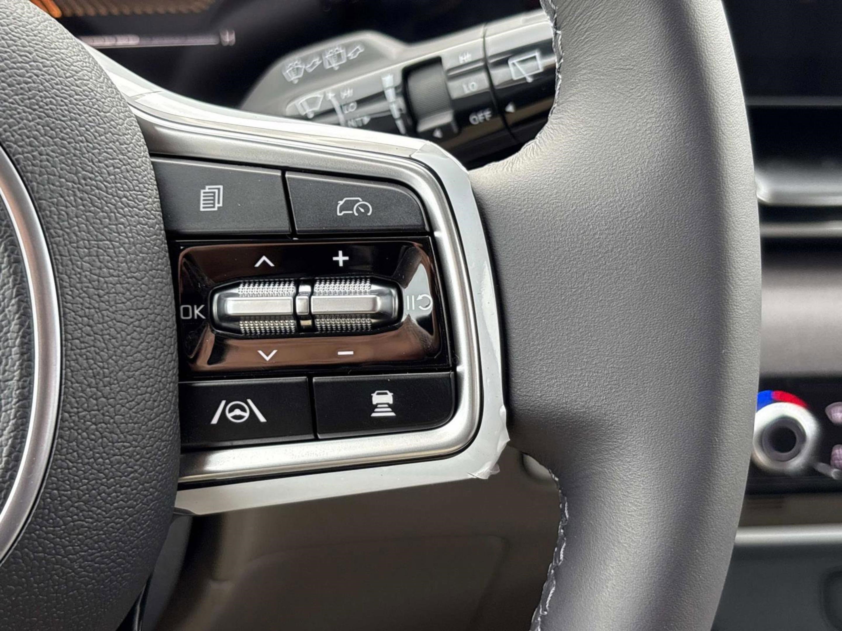 New 2026 Kia Carnival EX image 26