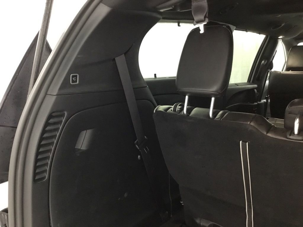 Used 2025 Chrysler Pacifica Limited image 38