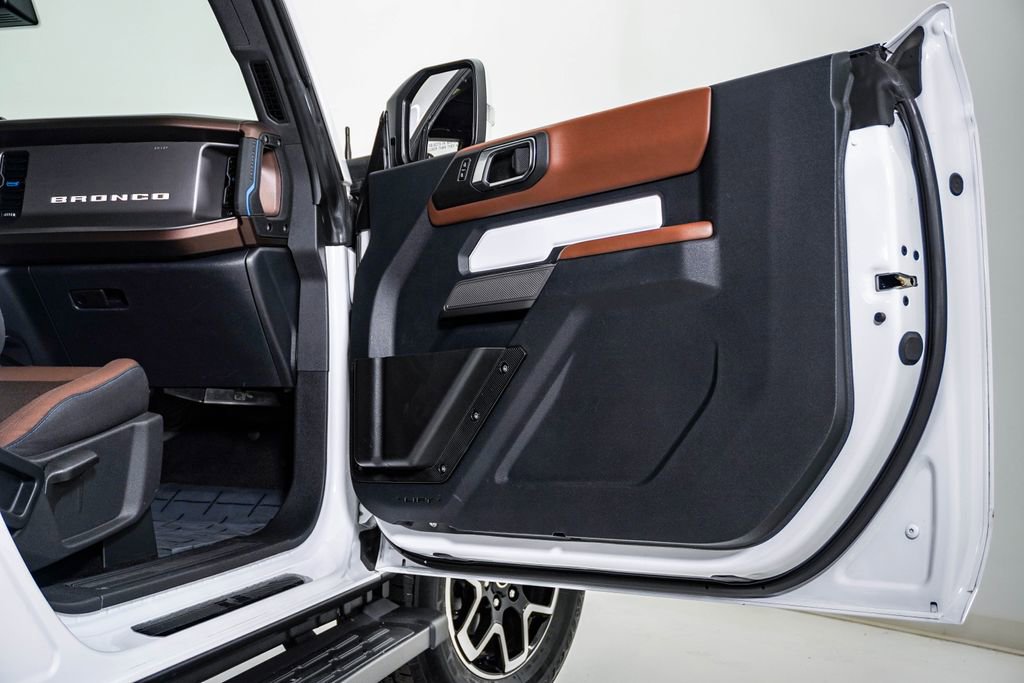 Used 2023 Ford Bronco Outer Banks image 16