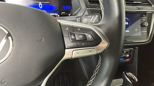 Used 2023 Volkswagen Tiguan SE FWD image 17