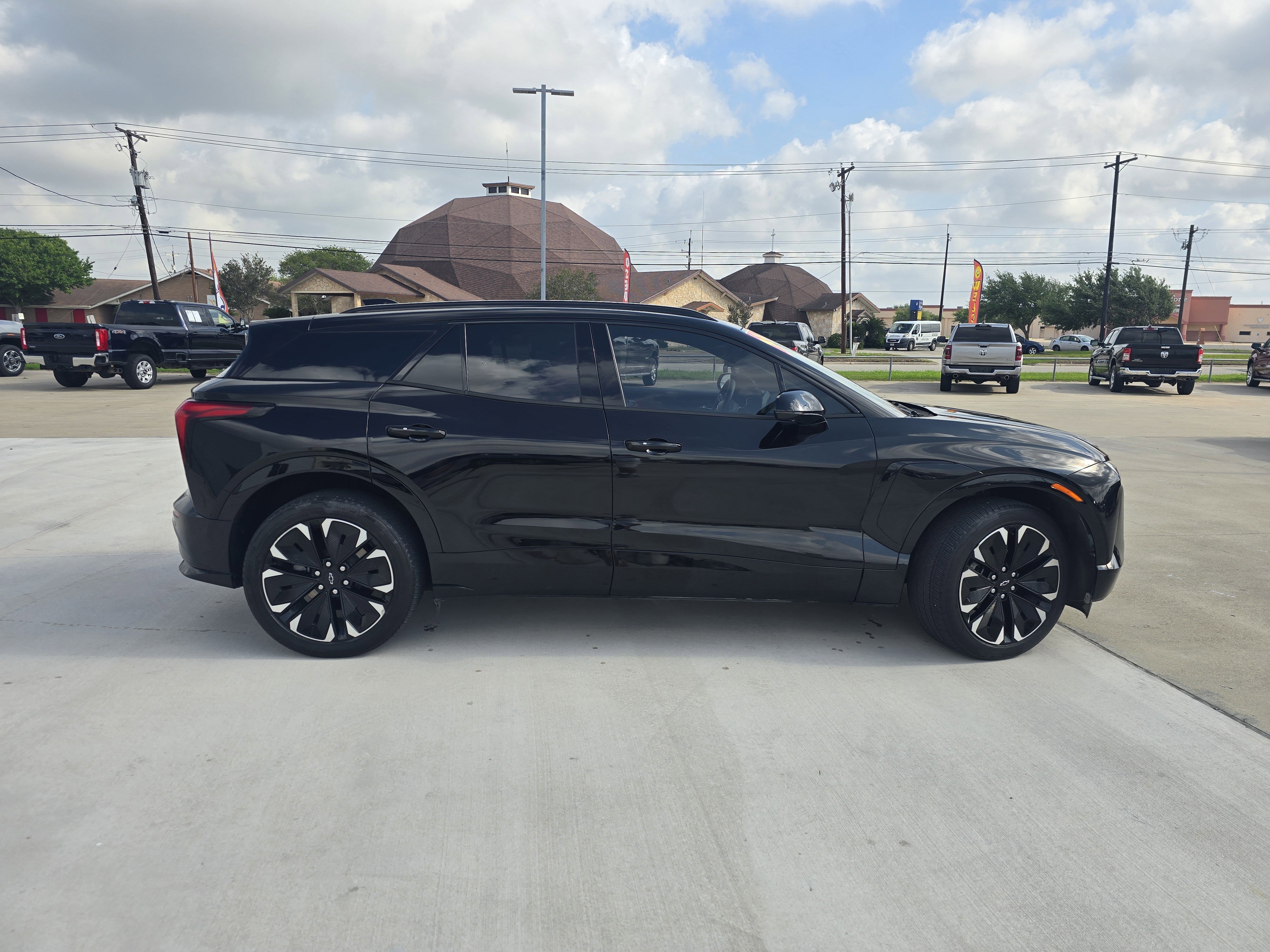 Used 2024 Chevrolet Blazer EV RS image 2