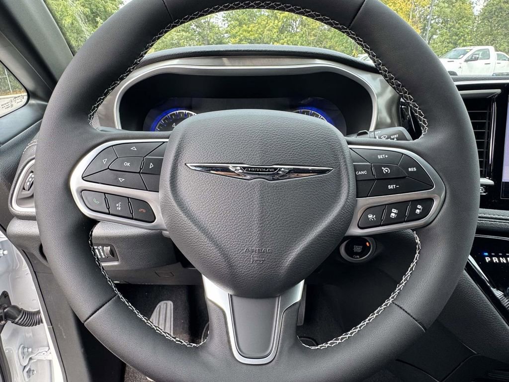 New 2026 Chrysler Pacifica Select image 18