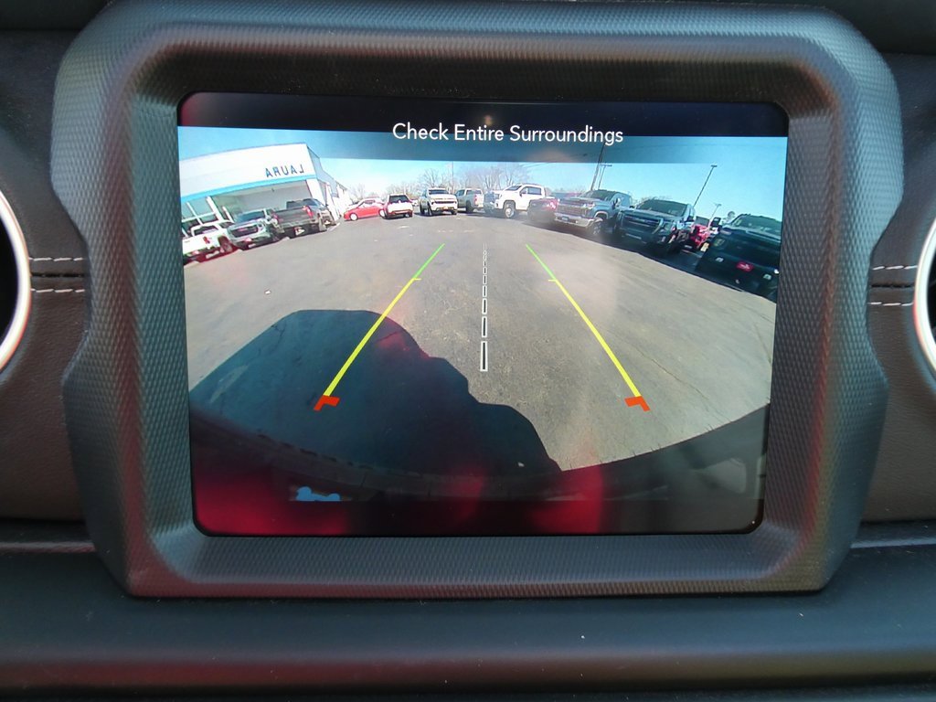 Used 2023 Jeep Wrangler Unlimited Sahara w/ Cold Weather Group image 30