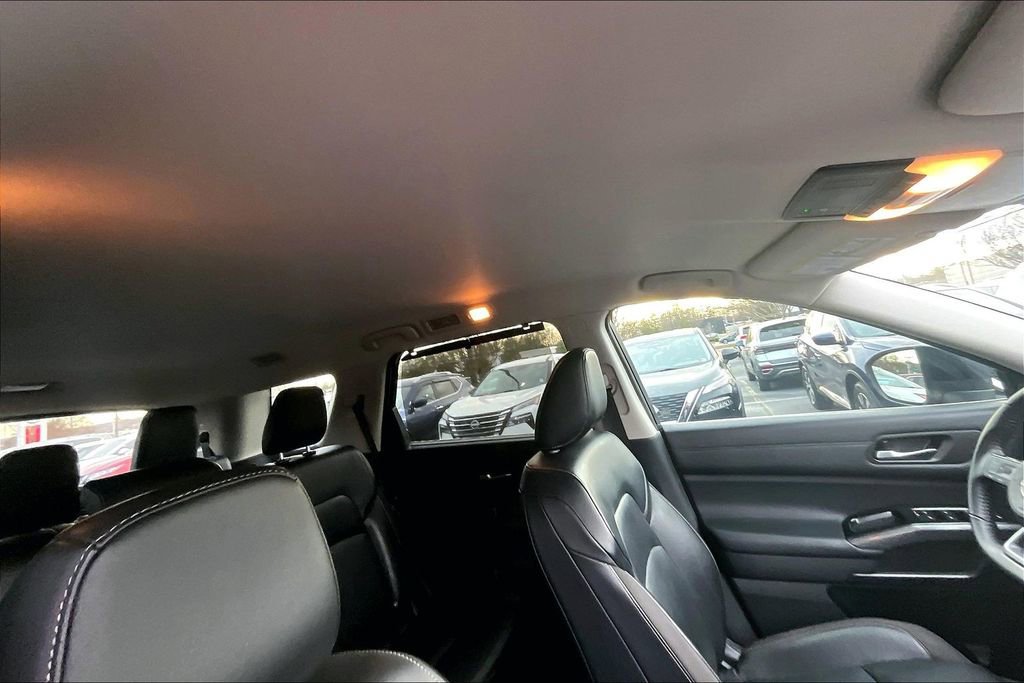 Used 2022 Nissan Pathfinder SL image 20