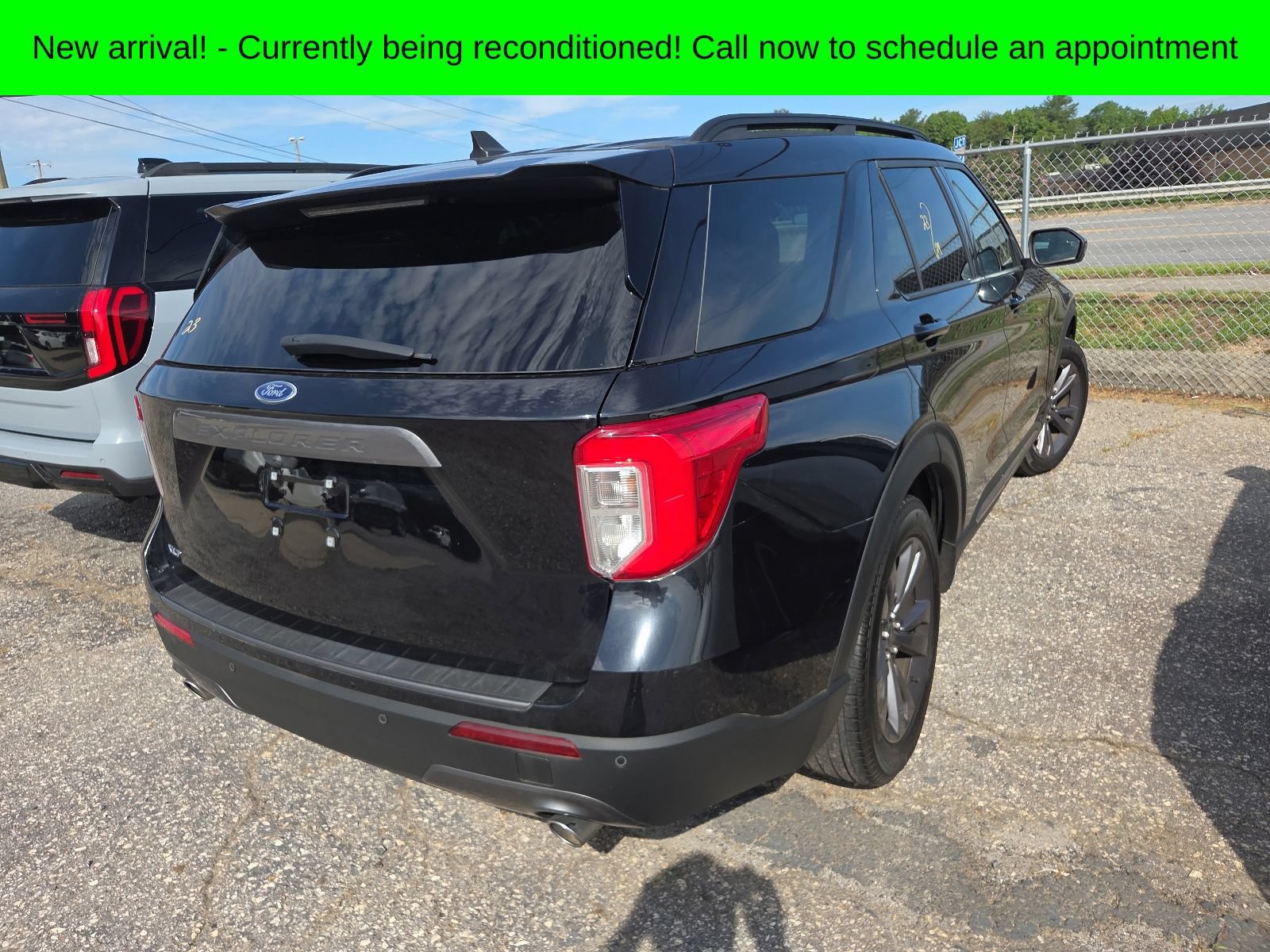 Used 2024 Ford Explorer XLT w/ Equipment Group 202A RWD image 6