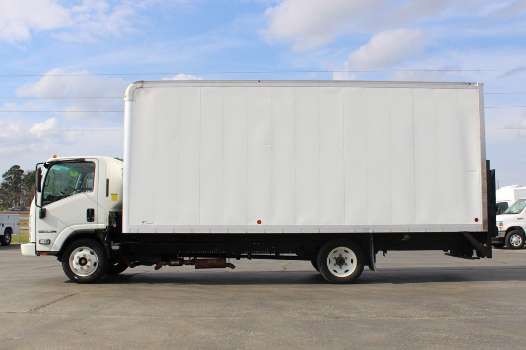 Used 2019 Isuzu NPR image 7