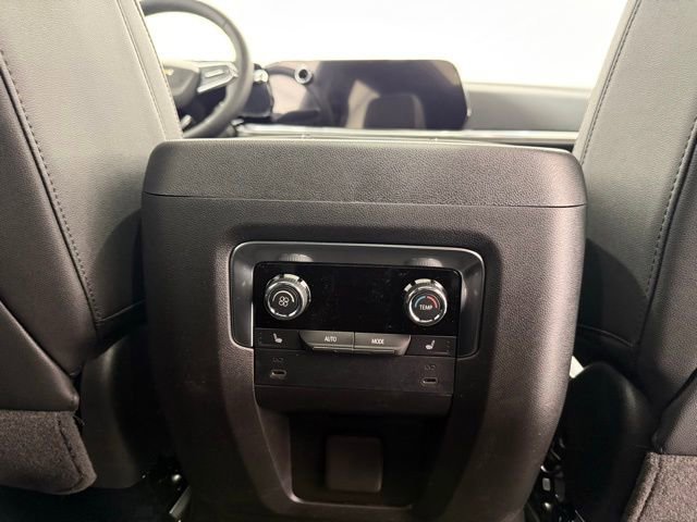 New 2026 Chevrolet Suburban Premier w/ Sun And Tow Package image 32