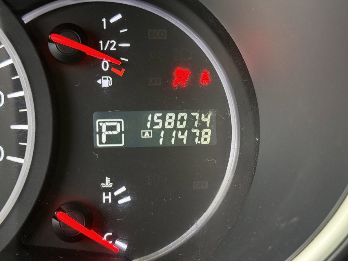 Used 2016 Nissan Quest SV image 34