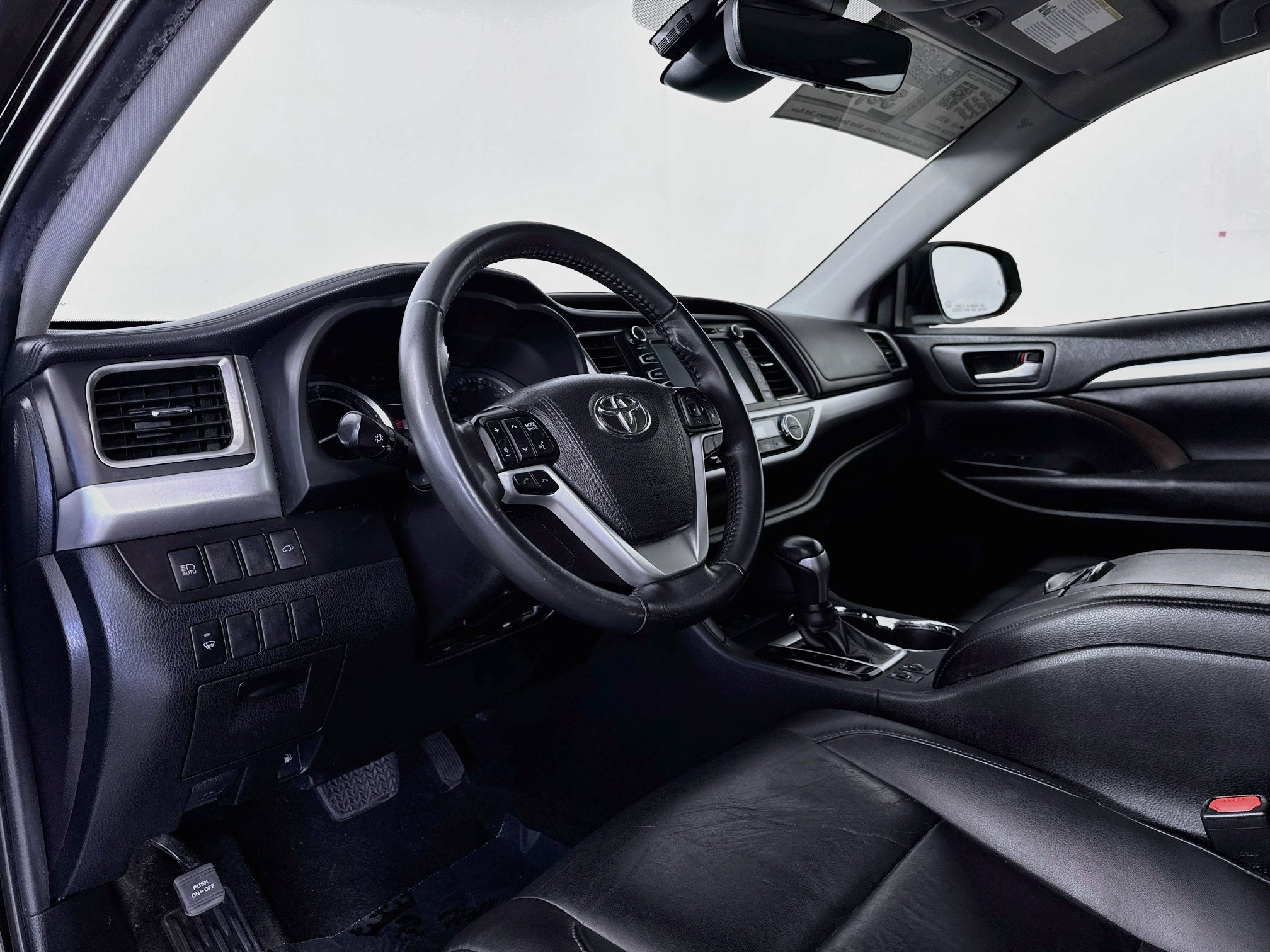 Certified 2019 Toyota Highlander XLE AWD/4WD image 9