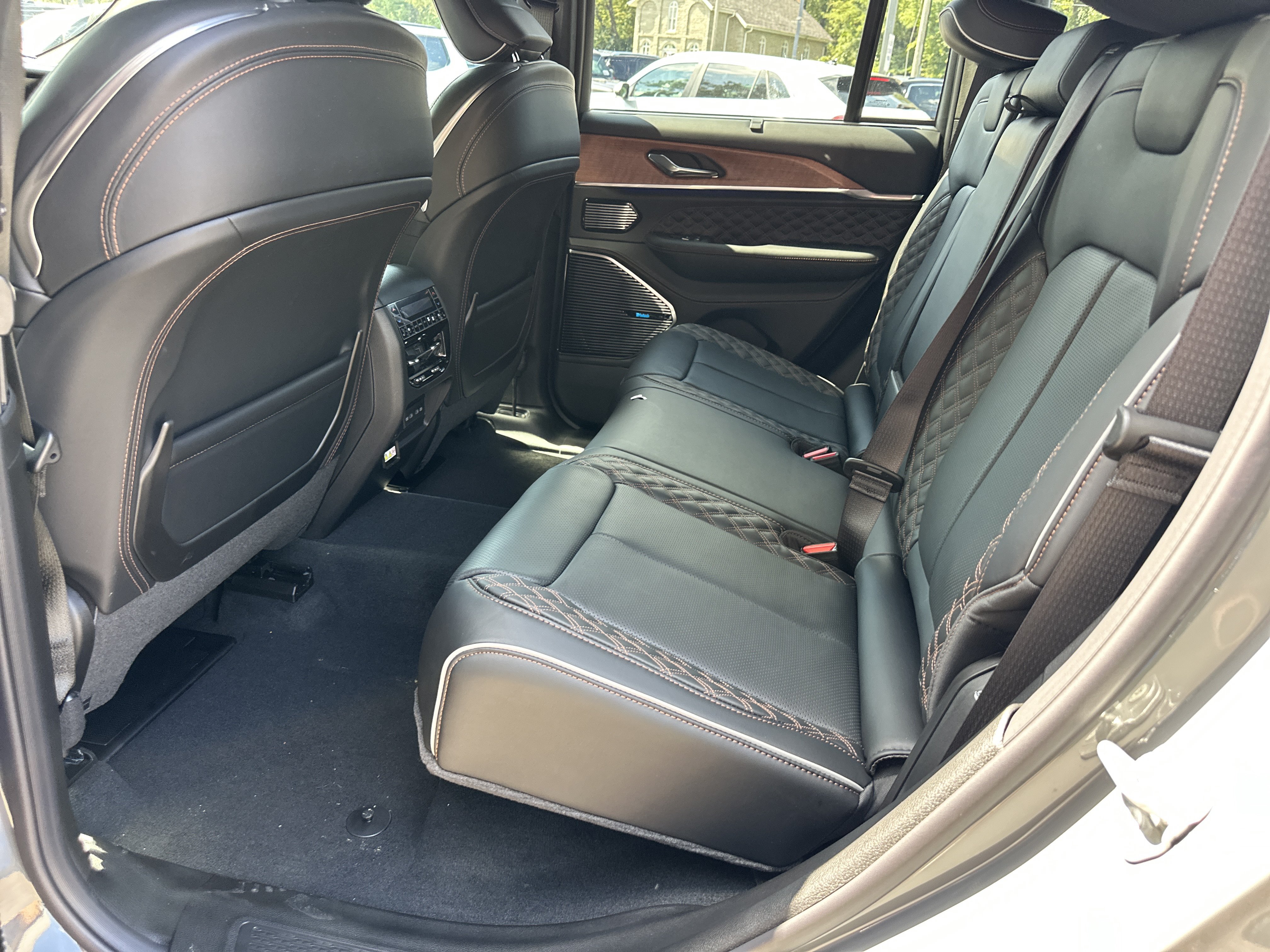 New 2027 Jeep Grand Cherokee Summit AWD/4WD image 31