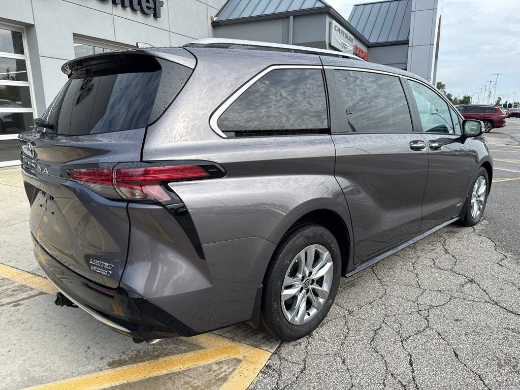 Used 2021 Toyota Sienna Limited AWD/4WD image 5