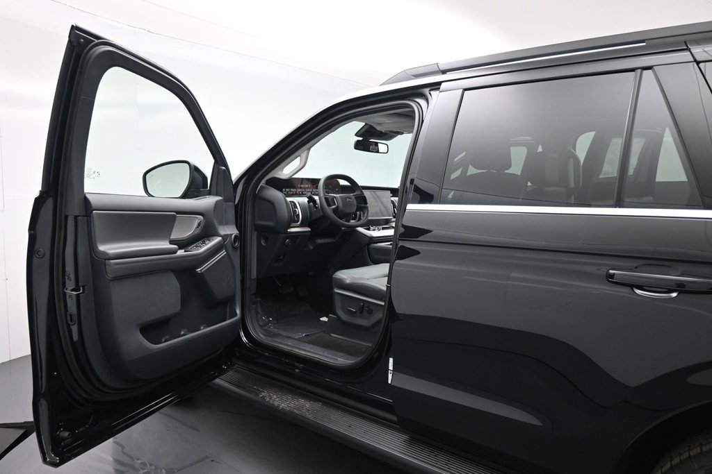 New 2026 Ford Expedition Active AWD/4WD image 8