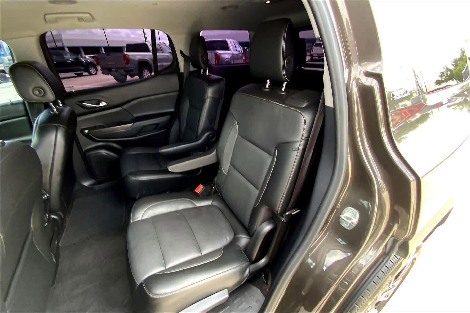 Used 2019 GMC Acadia SLT w/ Black Edition image 20