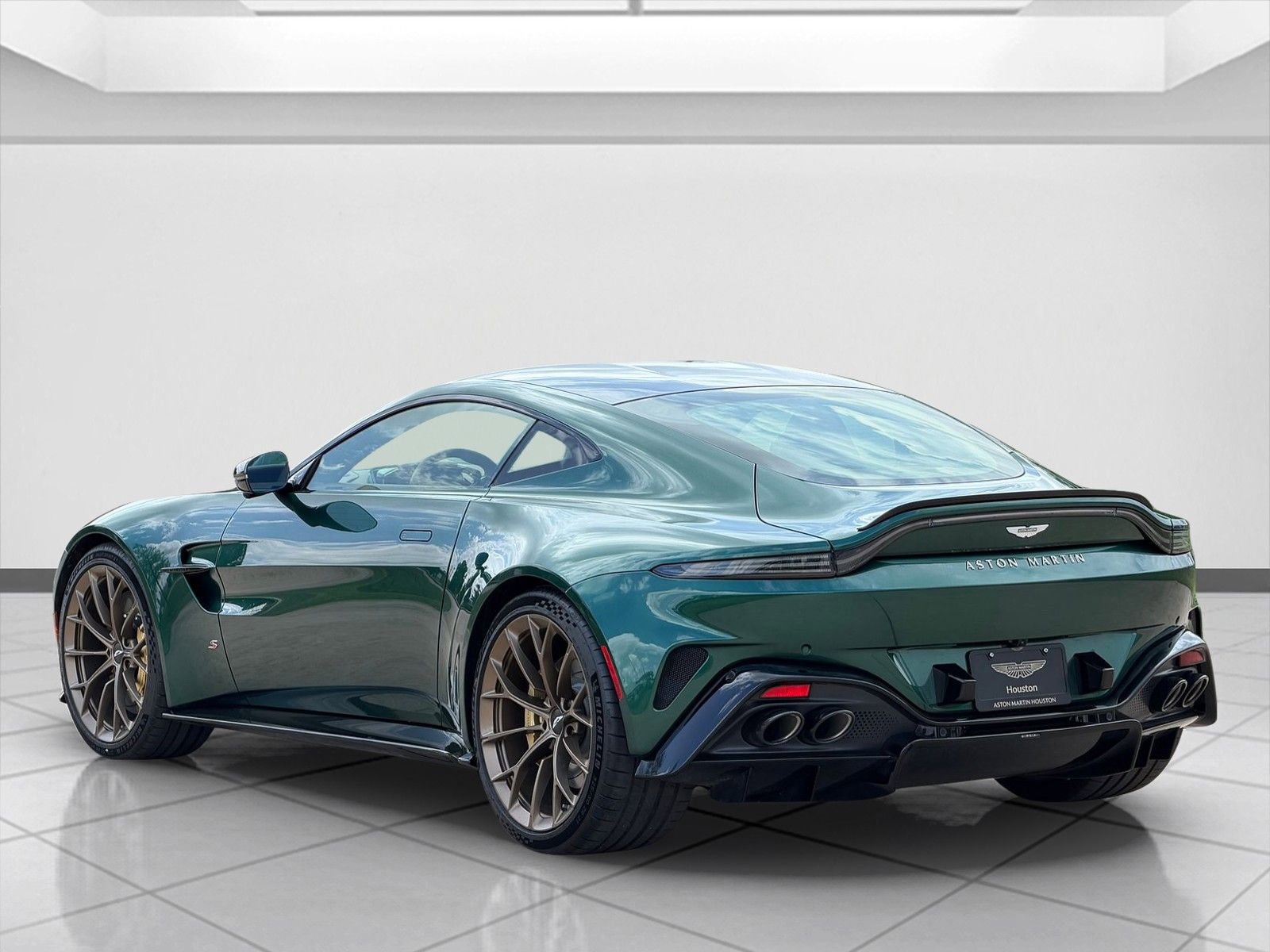 New 2026 Aston Martin V8 Vantage S image 2