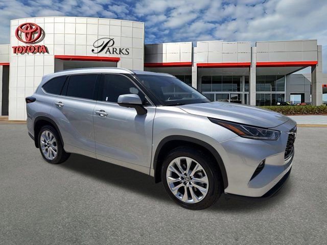 Used 2024 Toyota Highlander Limited