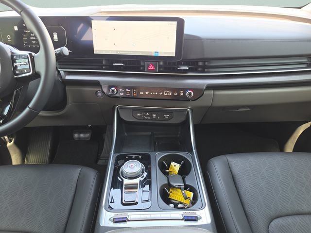 Certified 2025 Kia Carnival SX FWD image 23