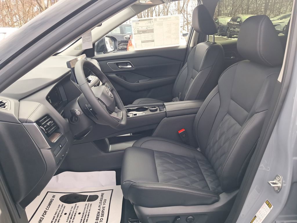 New 2026 Nissan Rogue Platinum image 10