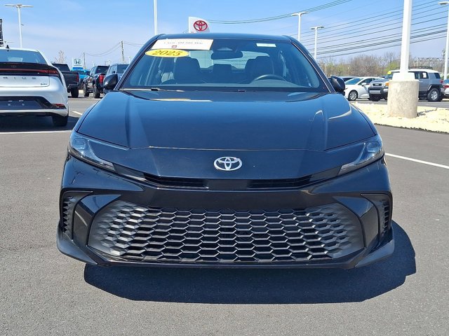 Certified 2025 Toyota Camry SE FWD image 2