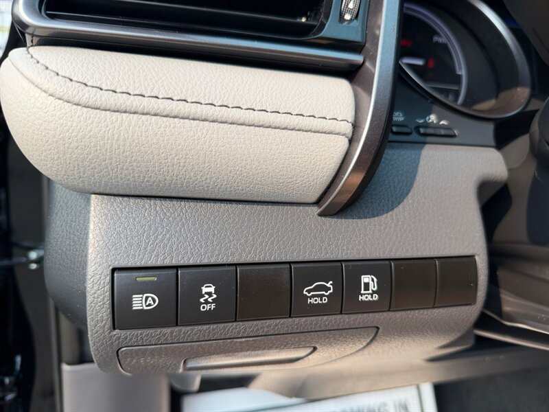 Used 2023 Toyota Camry SE FWD image 19