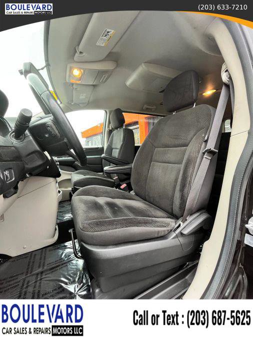 Used 2017 Dodge Grand Caravan SE w/ Power Window Group image 9