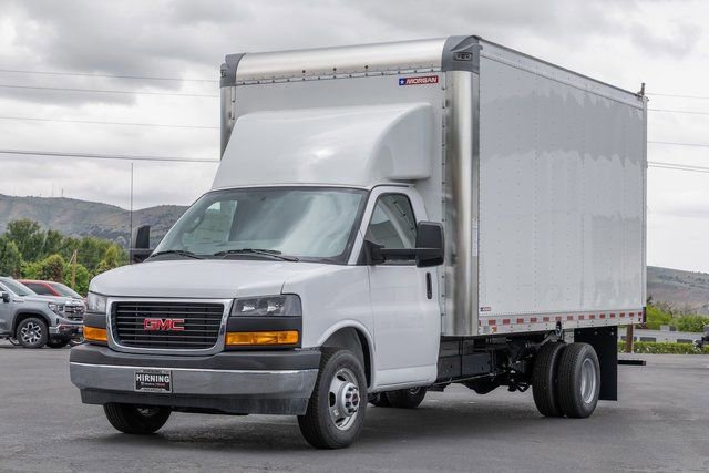 New 2025 GMC Savana 4500 w/ Driver Convenience Package RWD image 26