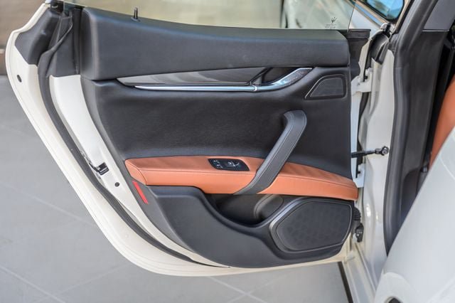 Used 2018 Maserati Ghibli RWD image 55