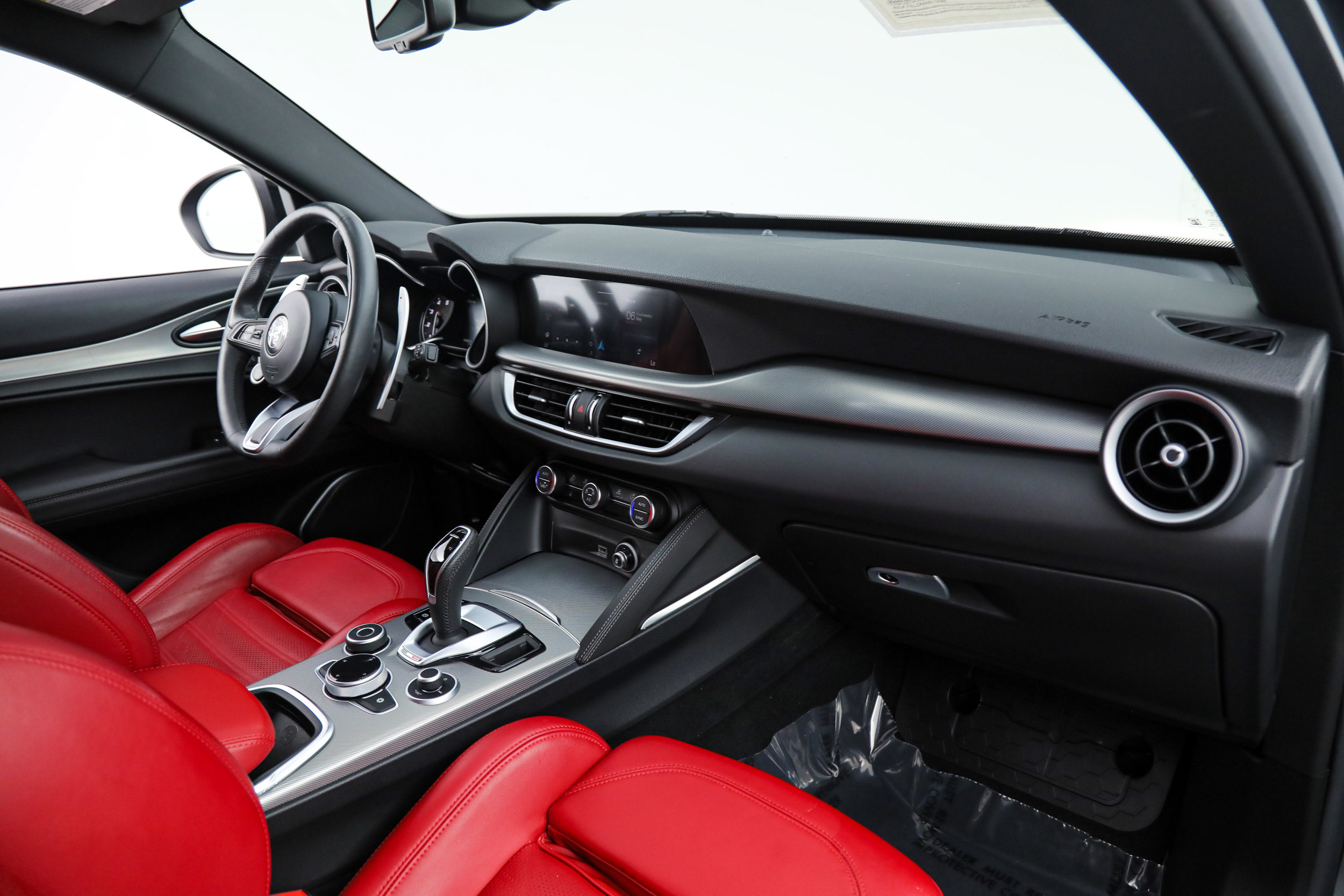 Used 2022 Alfa Romeo Stelvio Veloce AWD/4WD image 13
