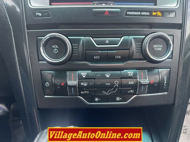 Used 2016 Ford Explorer XLT w/ Equipment Group 201A AWD/4WD image 23